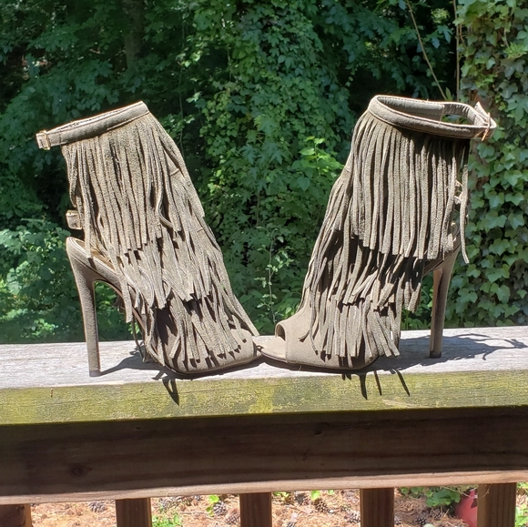 Liliana Faux Suede Fringe Boots 😍 - Picture 3 of 14